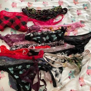 20 VICTORIA SECRET PINK THONGS USED. size small